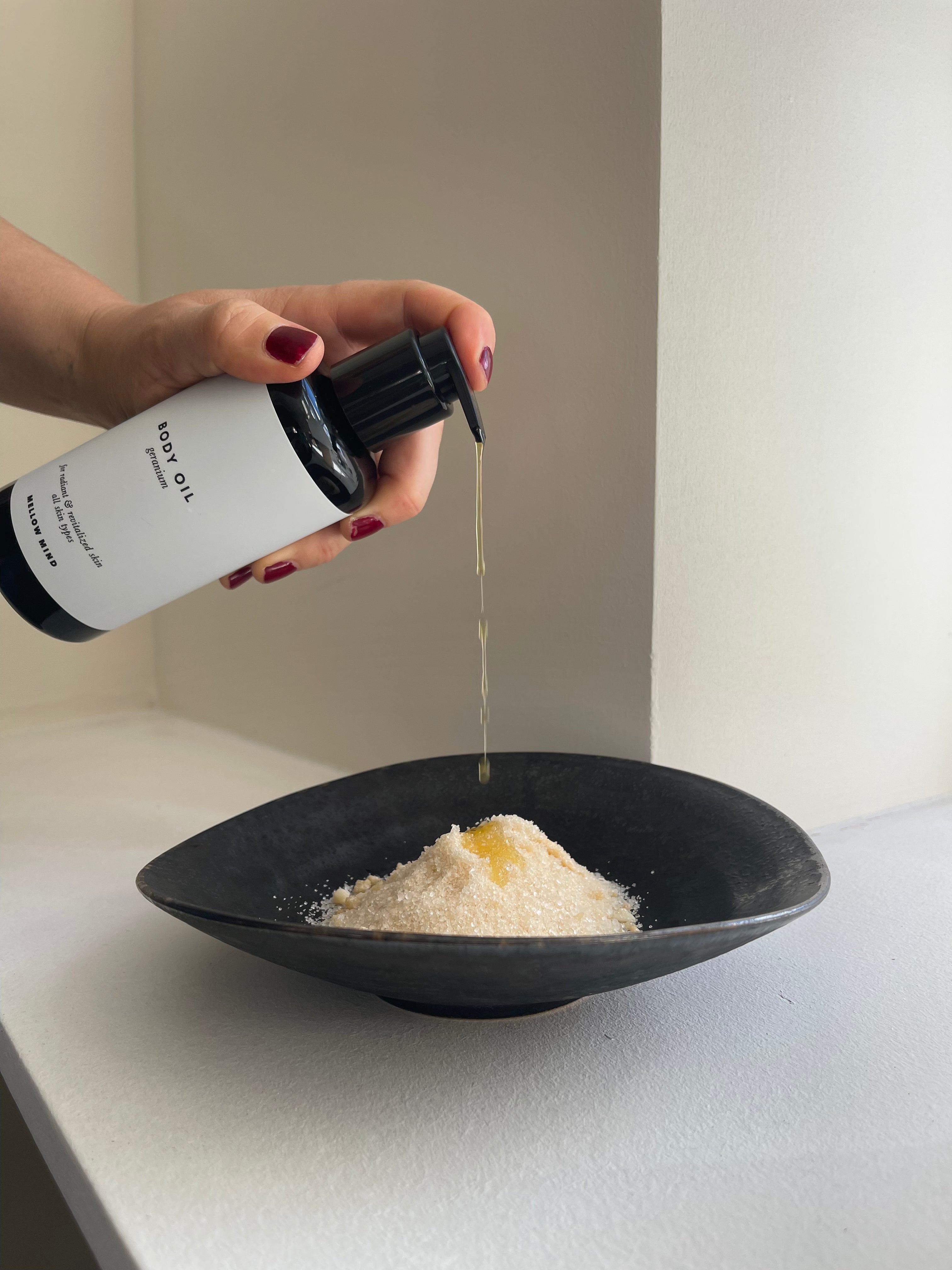 DIY: Bodyscrub med kropsolie og badesalt